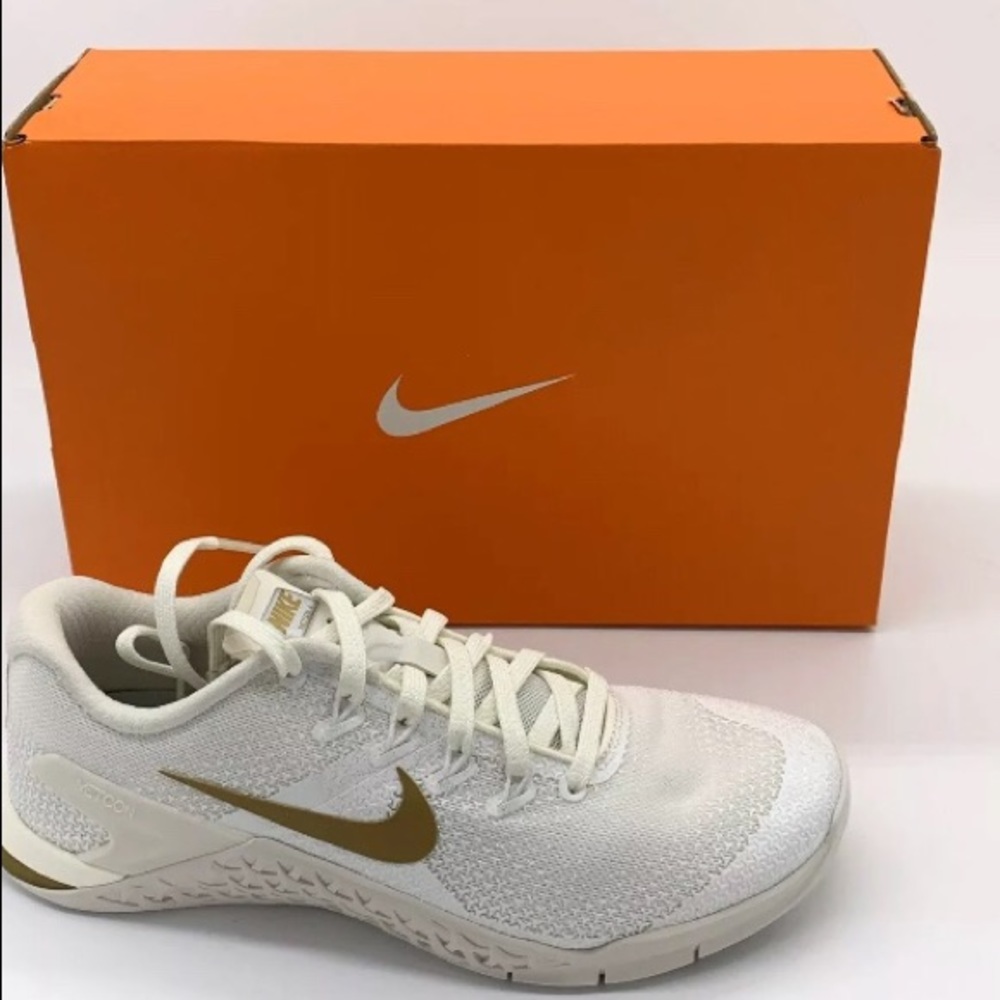 Nike Womens Metcon 4 White/Metallic Gold av2141-120 - Picture 8 of 10